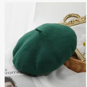 Elegant Forest Green Women's Beret